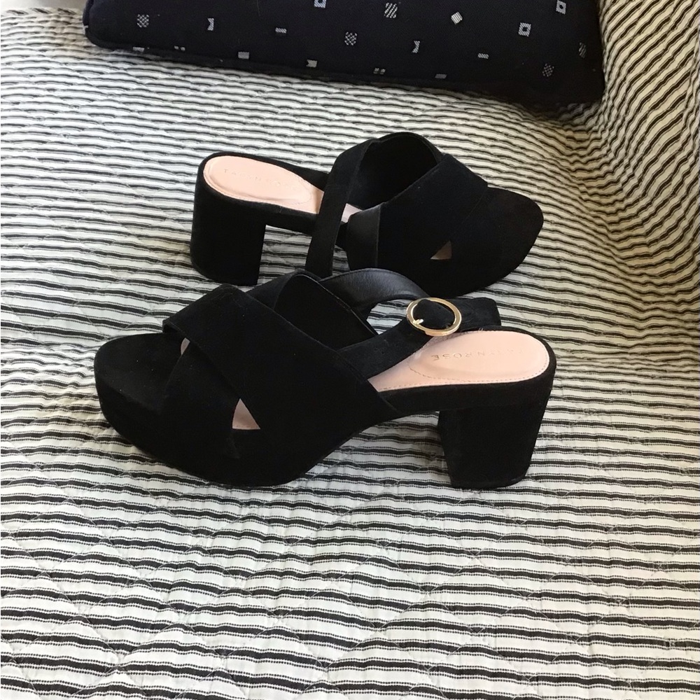 *New* (no box) Taryn Rose Wanda platform sandals in premium Black Suede 8M!